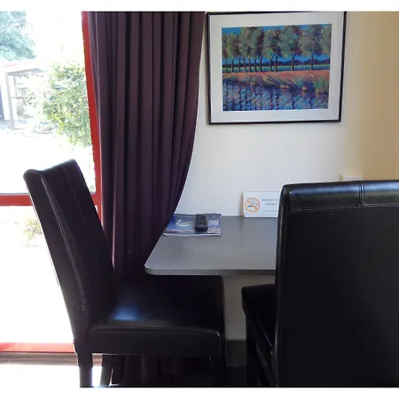 Larchwood Motel-2