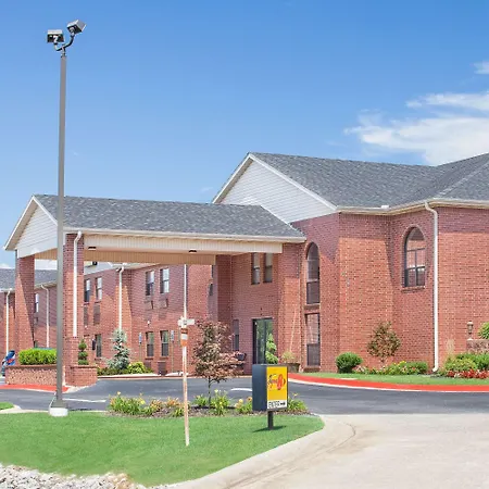 Super 8 By Wyndham Lowell/Bentonville/Rogers Area-3