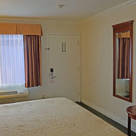 Redondo Inn And Suites-2