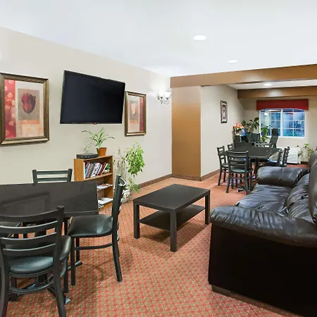 Microtel Inn & Suites By Wyndham Holland-3