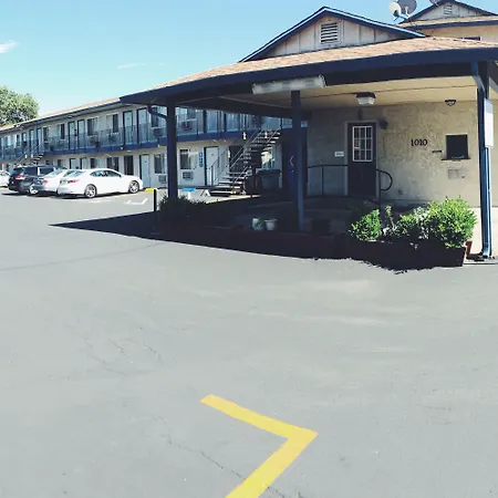 Regency Inn Lakeport-3
