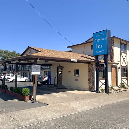 Regency Inn Lakeport-2