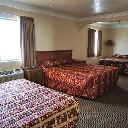 Hollywood Inn Express North-3