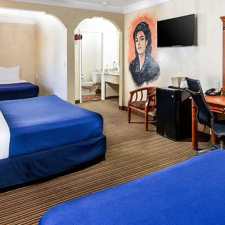 Hollywood Inn Express North-2