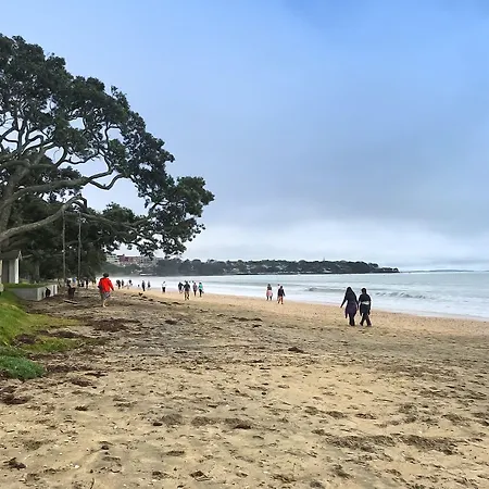 Carnmore Hotel Takapuna-2