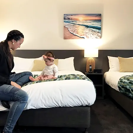 Carnmore Hotel Takapuna-3