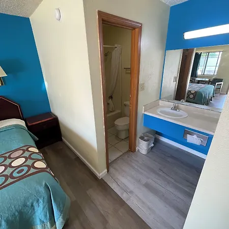 Executive Inn-3