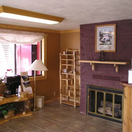 Travelers Lodge-2