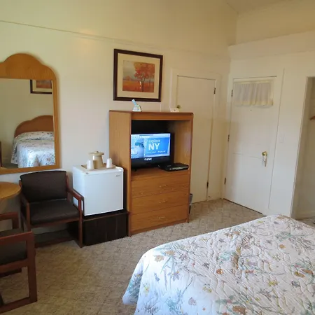 Hickory Grove Motor Inn - Cooperstown-2