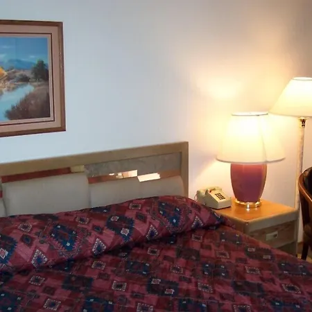 Royal Motor Inn-3