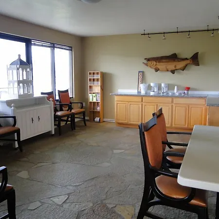 Ocean Shores Inn & Suites-2