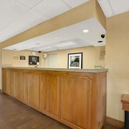 Super 8 By Wyndham Oxford-3