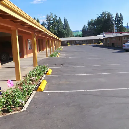 Relax Inn Yreka-3