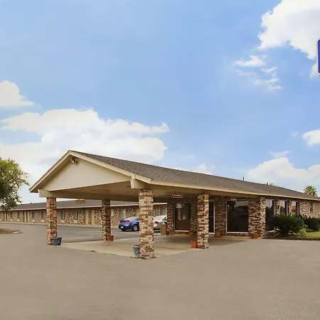 Regency Inn Hondo-2