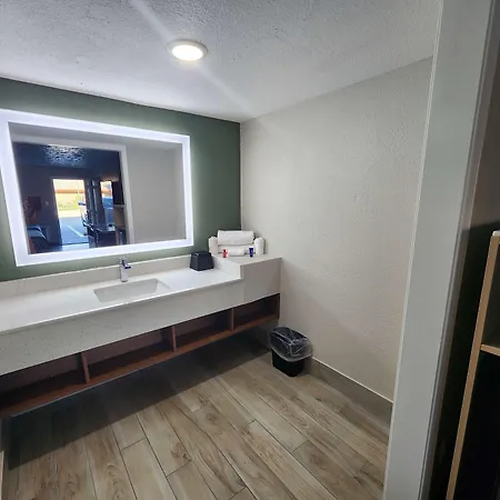 Americas Best Value Inn Longview-3