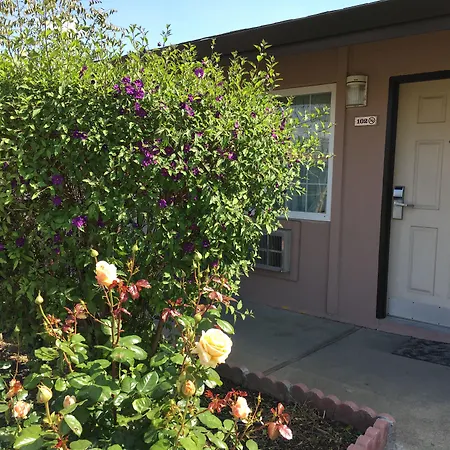 Maple Inn And Suites Los Banos-2