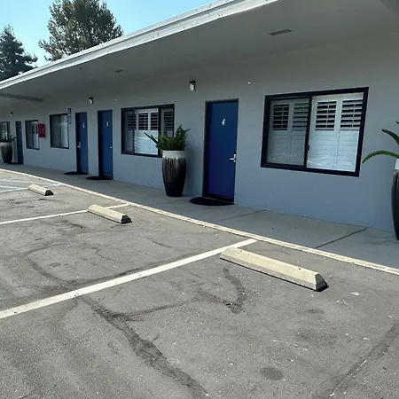Cambria Palms Motel-3