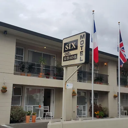 Six On Union Motel-3