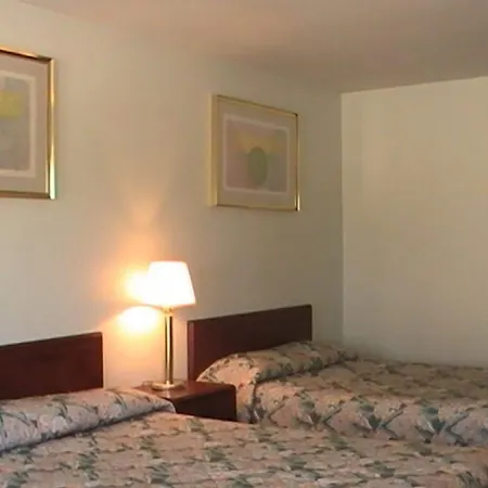 Hometown Inn Galion-3