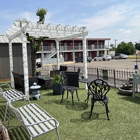 Midtown Inn & Suites-2