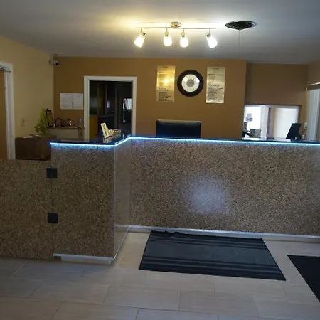 Budget Inn Malvern-2