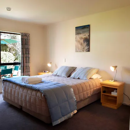 Clearbrook Motel & Serviced Apartments-2