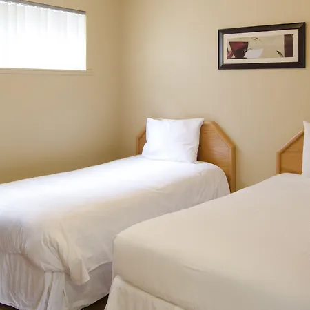 Tiki Shores Inn & Suites-3