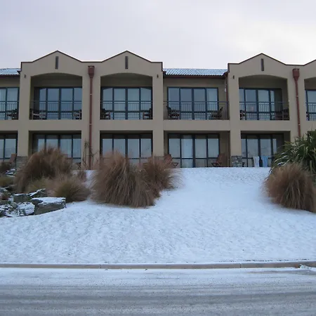The Moorings Motel And Apartments-3