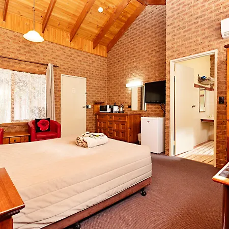 Beechworth Carriage Motor Inn-3