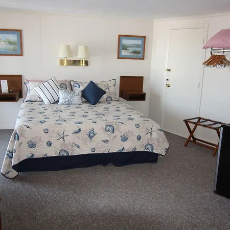 Hyannis Holiday Motel-3