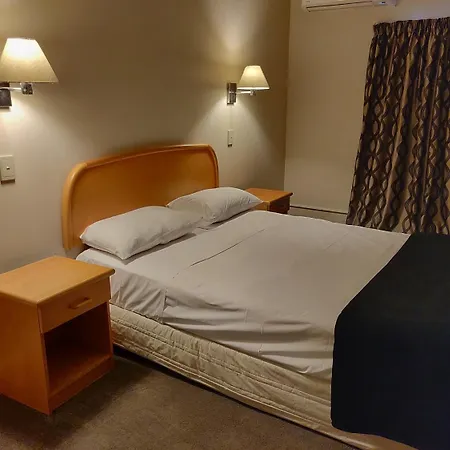 Rayland Epsom Motel-3