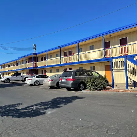 Motel Oasis-2
