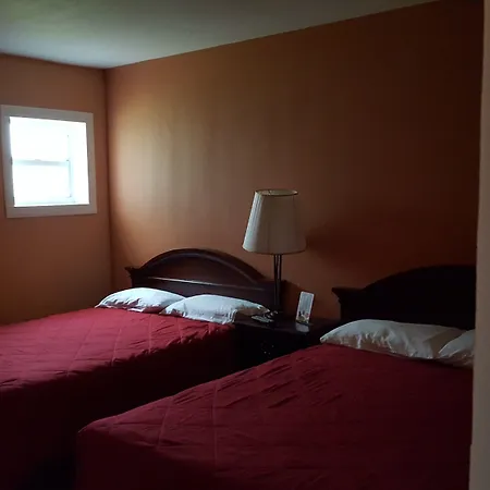 Three Oaks Motel - Titusville-3