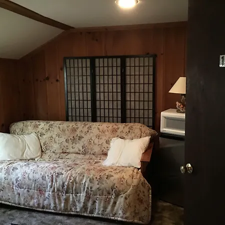 Gateway Inn & Cabins-2