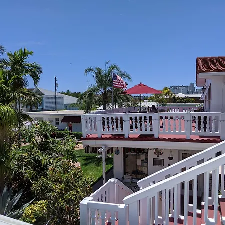 Breakaway Inn Guest House-3