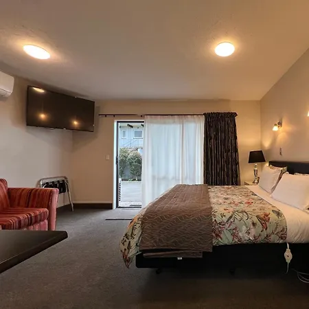 Strathern Motor Lodge-3