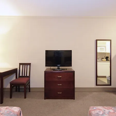 Canadian Motor Inn-2
