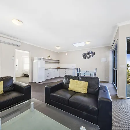 Moonlight Bay Apartments-2