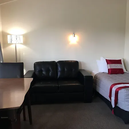 Colonial Lodge Motel-3
