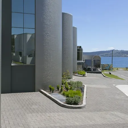 The Cove- On The Lake-2