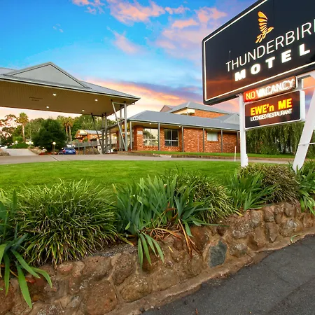 Thunderbird Motel Yass-2