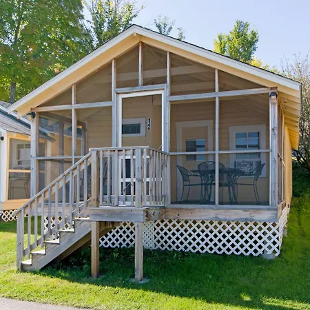 Half Moon Motel & Cottages-3
