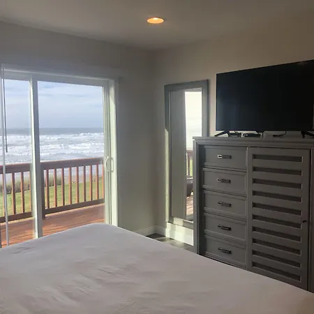 Sailor Jack Oceanfront Motel-2