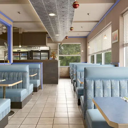 Colonial Square Inn & Suites-2