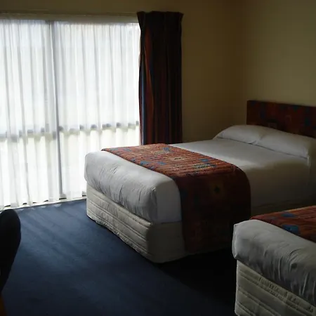The Peaks Motor Inn-3