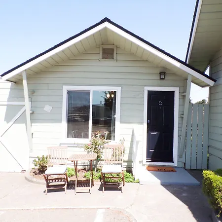Shoreline Cottages-3