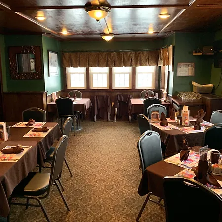 Fred'S Inn Restaurant & Lodging-3