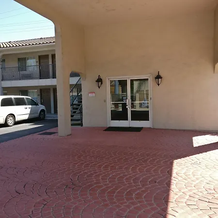 Burbank Inn And Suites-2