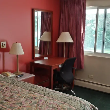 Budget Inn Fairport-3