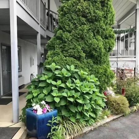 Four Seasons Inn-2